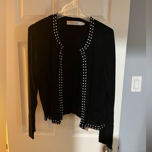 Simons Contemporaire brand short open cardigan with pretty pearl detail. XL